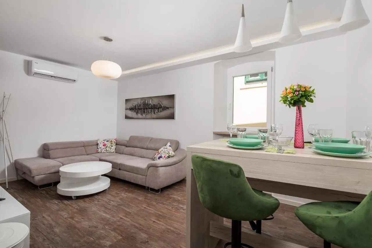 Central Apartments Dalmatina Rijeka