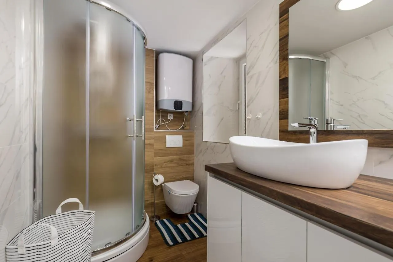 Central Apartments Dalmatina Rijeka 0*,  Croatia
