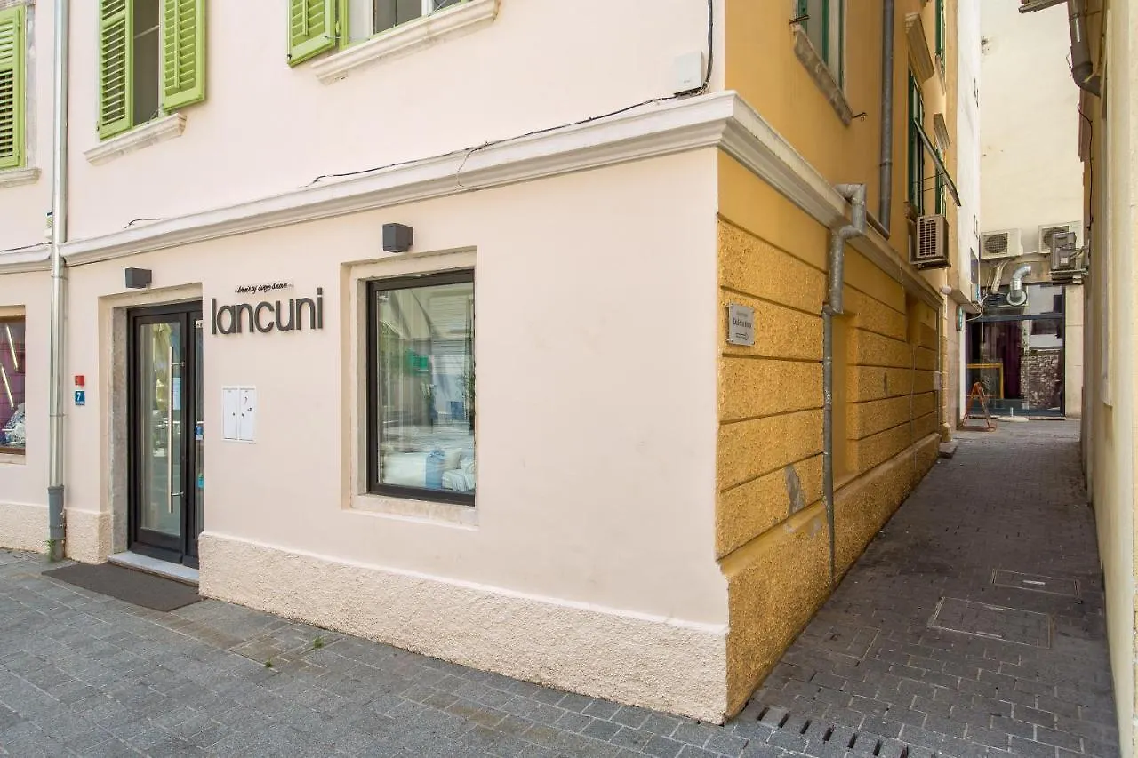 Central Apartments Dalmatina Rijeka 0*,  Croatia